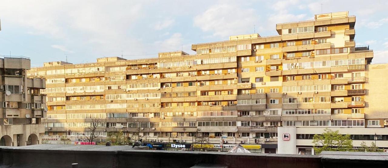 Spacious Apartment In City Centre Iasi Bagian luar foto
