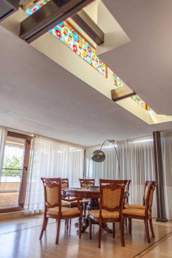 Spacious Apartment In City Centre Iasi Bagian luar foto