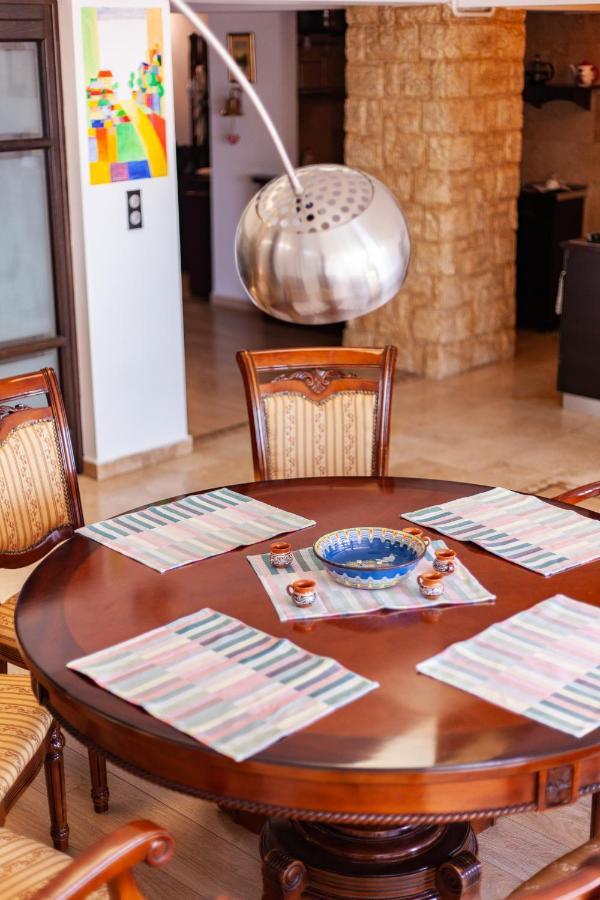 Spacious Apartment In City Centre Iasi Bagian luar foto