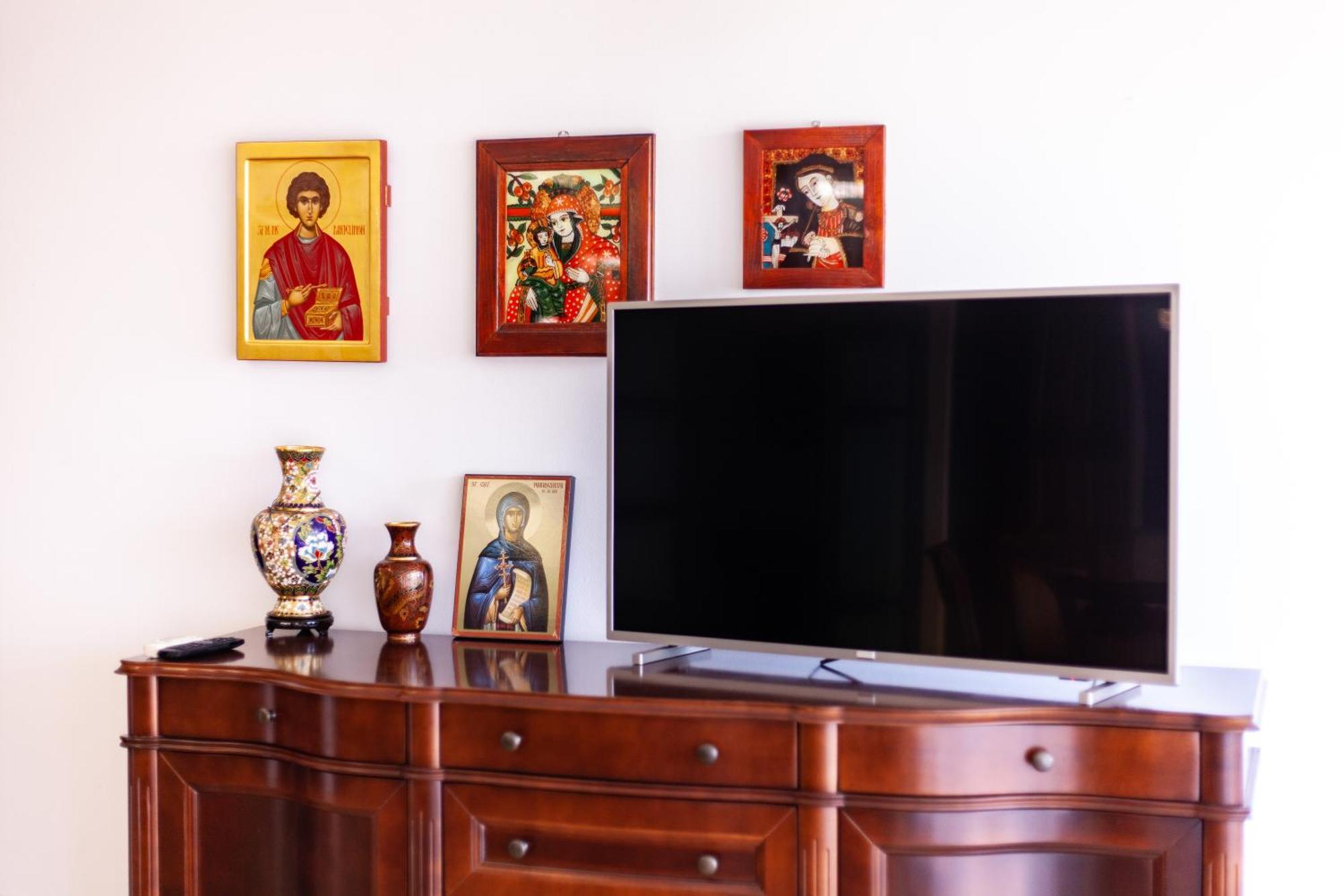 Spacious Apartment In City Centre Iasi Bagian luar foto