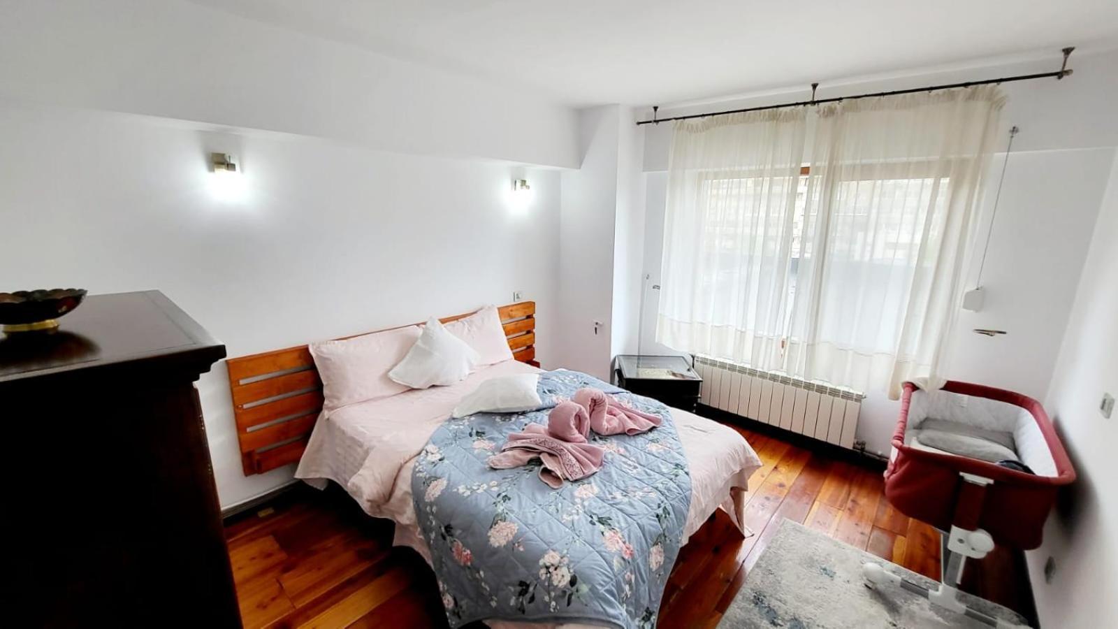 Spacious Apartment In City Centre Iasi Bagian luar foto