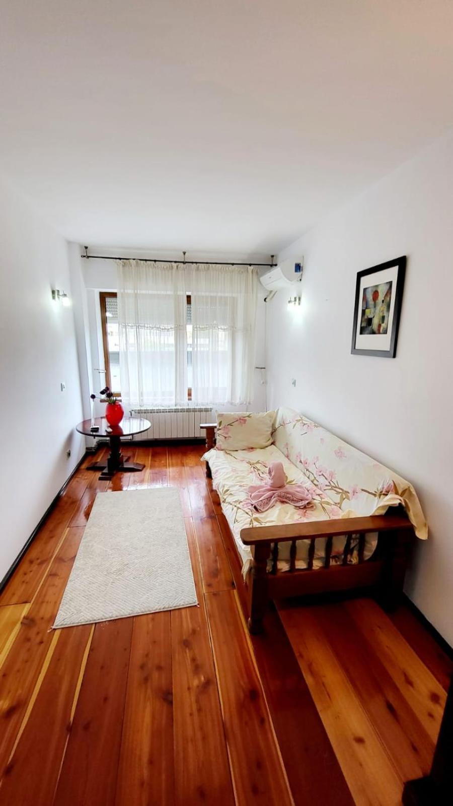 Spacious Apartment In City Centre Iasi Bagian luar foto